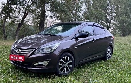 Hyundai Solaris II рестайлинг, 2015 год, 1 099 000 рублей, 20 фотография