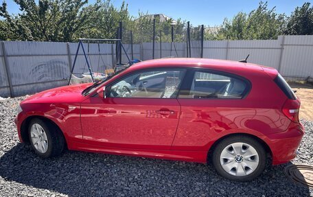 BMW 1 серия, 2011 год, 1 000 000 рублей, 2 фотография