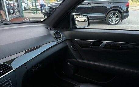 Mercedes-Benz C-Класс, 2013 год, 1 390 000 рублей, 24 фотография