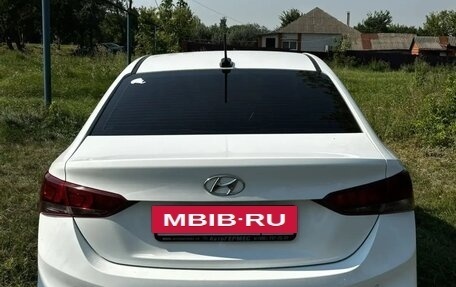 Hyundai Solaris II рестайлинг, 2017 год, 1 200 000 рублей, 4 фотография