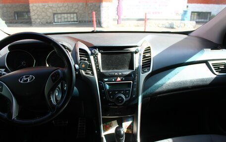 Hyundai i30 II рестайлинг, 2012 год, 900 000 рублей, 11 фотография