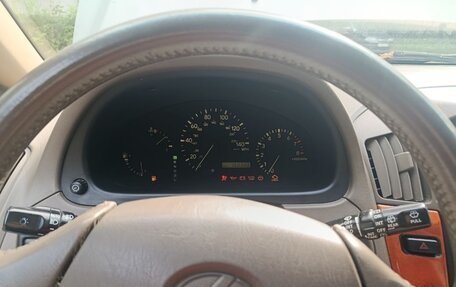 Lexus RX IV рестайлинг, 2000 год, 850 000 рублей, 5 фотография