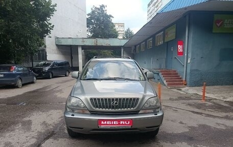 Lexus RX IV рестайлинг, 2000 год, 850 000 рублей, 1 фотография
