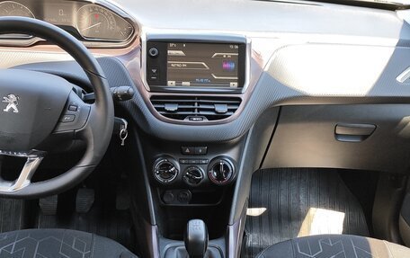 Peugeot 2008 II, 2014 год, 740 000 рублей, 20 фотография