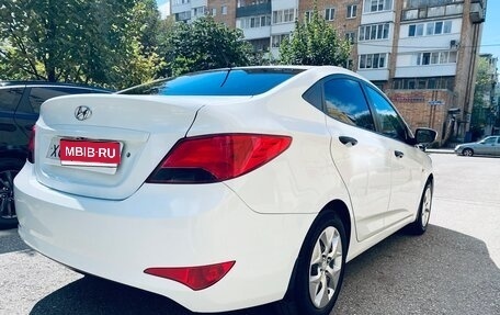 Hyundai Solaris II рестайлинг, 2015 год, 900 000 рублей, 1 фотография