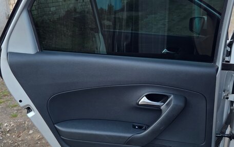Volkswagen Polo VI (EU Market), 2012 год, 640 000 рублей, 17 фотография