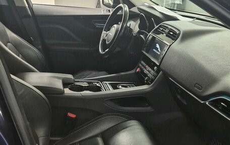 Jaguar F-Pace, 2017 год, 2 200 000 рублей, 7 фотография