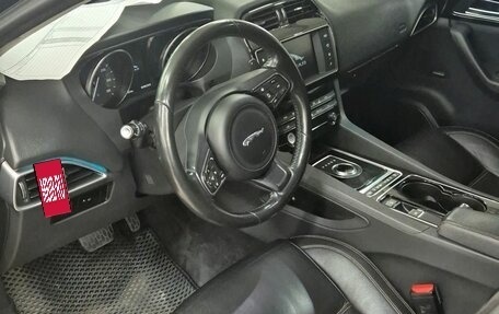 Jaguar F-Pace, 2017 год, 2 200 000 рублей, 4 фотография