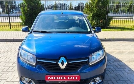 Renault Logan II, 2015 год, 750 000 рублей, 2 фотография