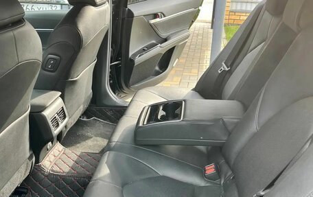 Toyota Camry, 2022 год, 3 800 000 рублей, 4 фотография