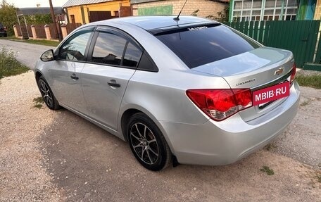 Chevrolet Cruze II, 2010 год, 530 000 рублей, 4 фотография