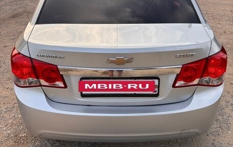 Chevrolet Cruze II, 2010 год, 530 000 рублей, 2 фотография