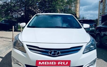 Hyundai Solaris II рестайлинг, 2015 год, 900 000 рублей, 3 фотография