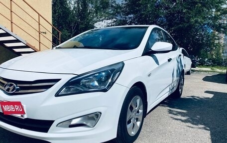 Hyundai Solaris II рестайлинг, 2015 год, 900 000 рублей, 4 фотография