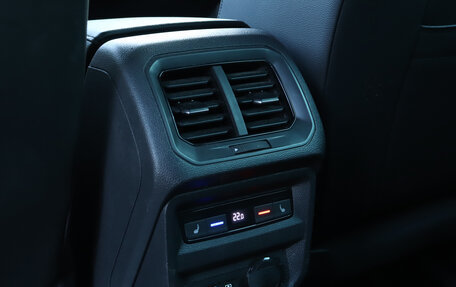 Volkswagen Tiguan II, 2021 год, 2 690 000 рублей, 24 фотография