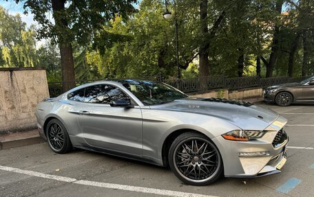 Ford Mustang VI рестайлинг, 2022 год, 3 700 000 рублей, 7 фотография