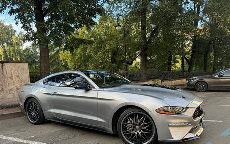 Ford Mustang VI рестайлинг, 2022 год, 3 700 000 рублей, 4 фотография