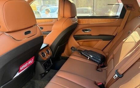 Bentley Bentayga I, 2023 год, 18 500 000 рублей, 11 фотография