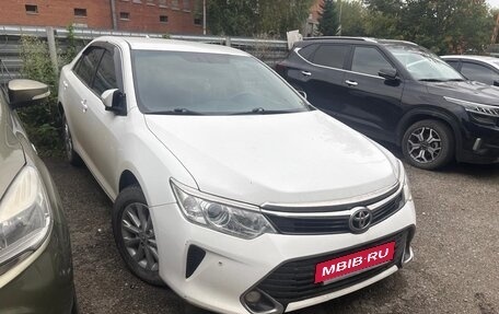 Toyota Camry, 2017 год, 1 730 000 рублей, 2 фотография