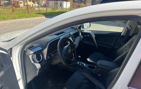 Toyota RAV4, 2018 год, 2 150 000 рублей, 8 фотография