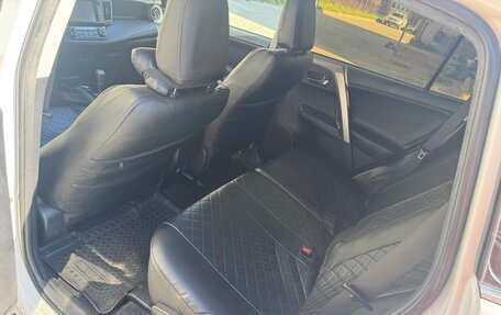 Toyota RAV4, 2018 год, 2 150 000 рублей, 9 фотография