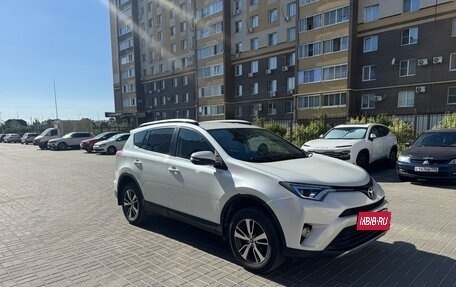 Toyota RAV4, 2018 год, 2 150 000 рублей, 3 фотография
