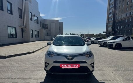 Toyota RAV4, 2018 год, 2 150 000 рублей, 2 фотография