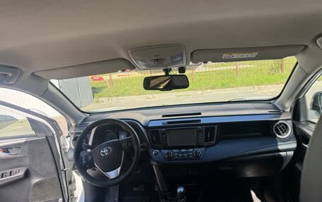 Toyota RAV4, 2018 год, 2 150 000 рублей, 10 фотография