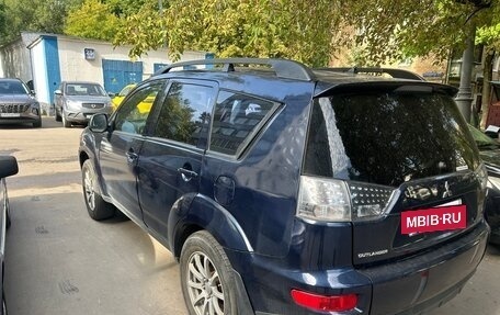 Mitsubishi Outlander III рестайлинг 3, 2010 год, 630 000 рублей, 2 фотография
