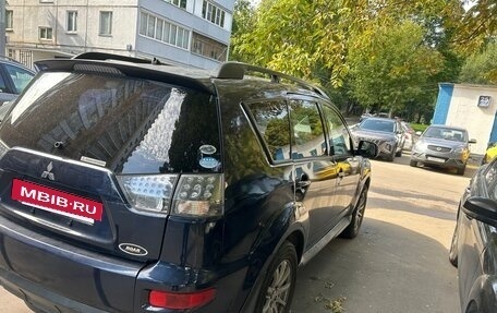 Mitsubishi Outlander III рестайлинг 3, 2010 год, 630 000 рублей, 3 фотография