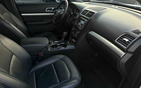 Ford Explorer VI, 2016 год, 2 500 000 рублей, 13 фотография