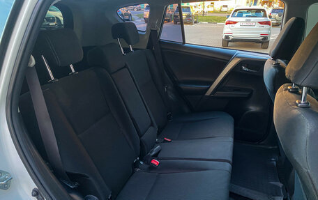 Toyota RAV4, 2013 год, 1 898 000 рублей, 10 фотография