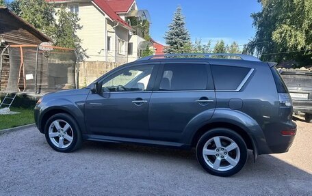 Mitsubishi Outlander III рестайлинг 3, 2008 год, 875 000 рублей, 12 фотография