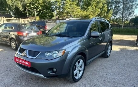 Mitsubishi Outlander III рестайлинг 3, 2008 год, 875 000 рублей, 3 фотография