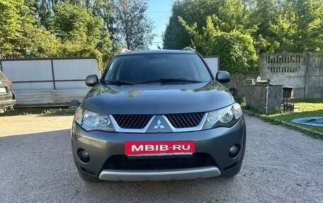 Mitsubishi Outlander III рестайлинг 3, 2008 год, 875 000 рублей, 4 фотография