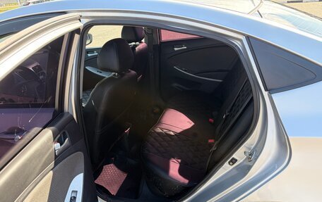 Hyundai Solaris II рестайлинг, 2011 год, 420 000 рублей, 6 фотография
