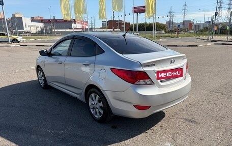 Hyundai Solaris II рестайлинг, 2011 год, 420 000 рублей, 3 фотография