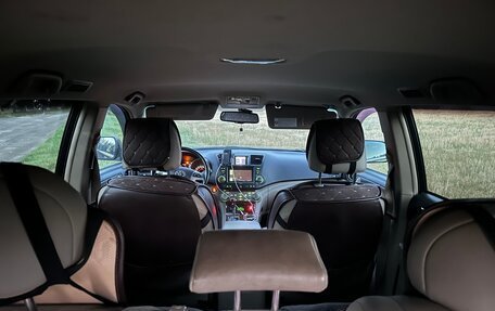 Toyota Highlander III, 2010 год, 1 350 000 рублей, 7 фотография