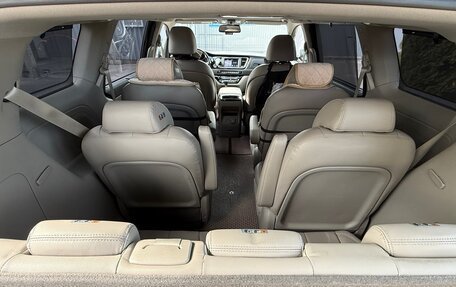 KIA Carnival III, 2018 год, 3 200 000 рублей, 13 фотография