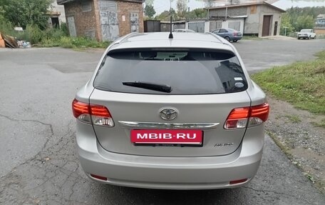 Toyota Avensis III рестайлинг, 2015 год, 1 420 000 рублей, 2 фотография