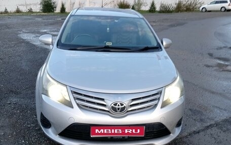 Toyota Avensis III рестайлинг, 2015 год, 1 420 000 рублей, 1 фотография