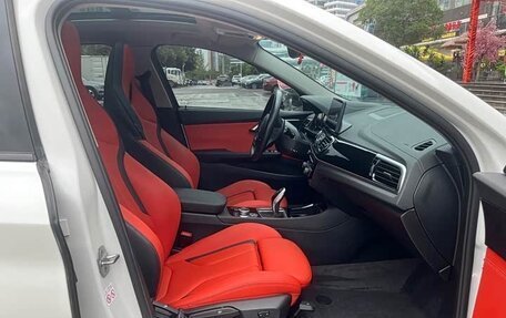 BMW 1 серия, 2022 год, 1 480 000 рублей, 11 фотография