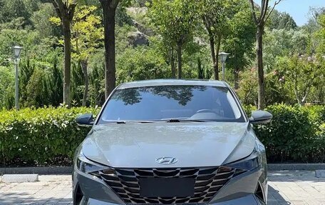 Hyundai Elantra, 2022 год, 1 235 000 рублей, 2 фотография