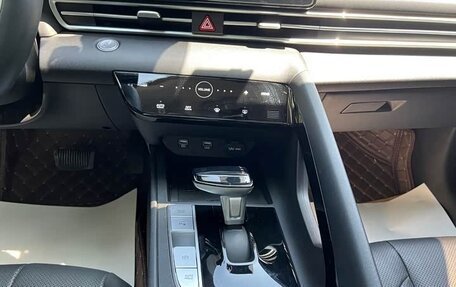 Hyundai Elantra, 2022 год, 1 235 000 рублей, 11 фотография