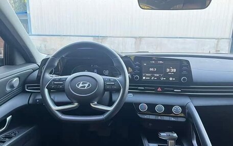 Hyundai Elantra, 2023 год, 1 410 000 рублей, 6 фотография