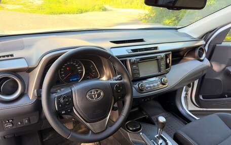 Toyota RAV4, 2014 год, 1 760 000 рублей, 6 фотография