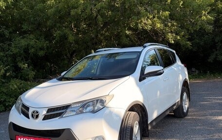 Toyota RAV4, 2014 год, 1 760 000 рублей, 2 фотография
