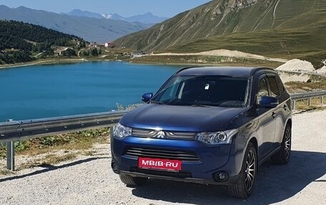 Mitsubishi Outlander III рестайлинг 3, 2013 год, 1 370 000 рублей, 1 фотография