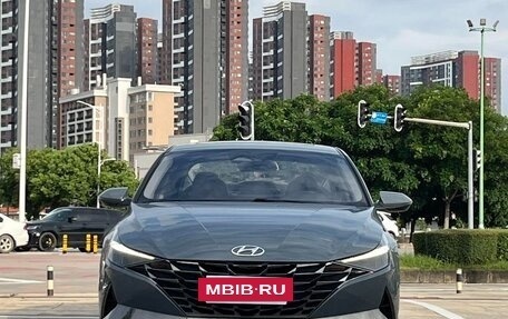 Hyundai Elantra, 2022 год, 1 330 000 рублей, 2 фотография