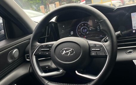 Hyundai Elantra, 2022 год, 1 330 000 рублей, 10 фотография